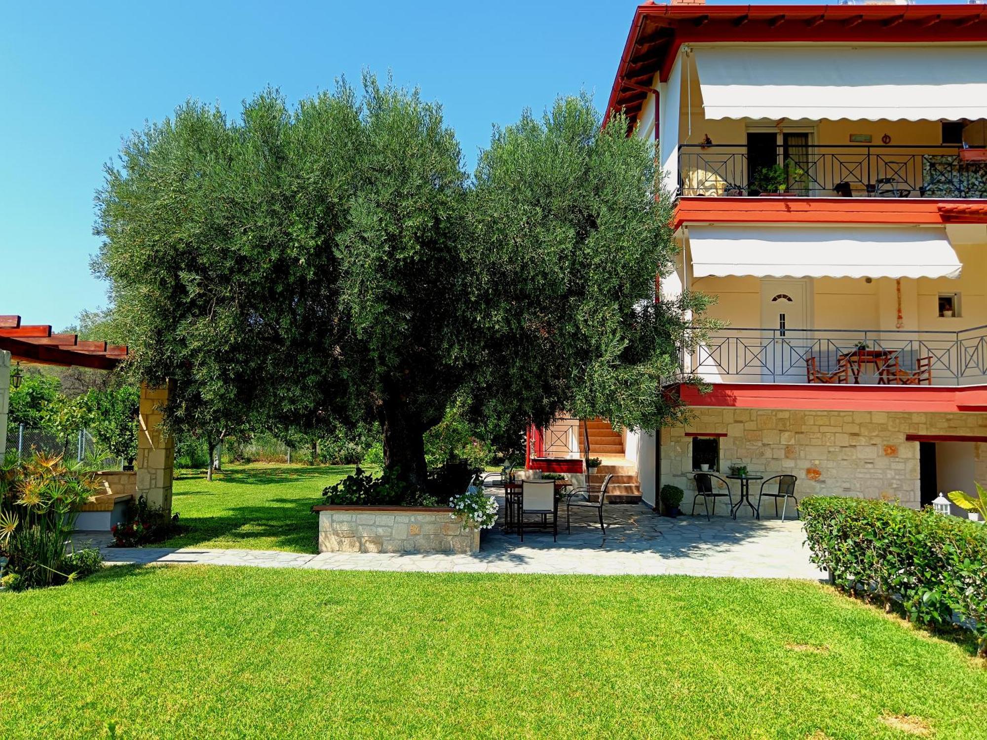 Giorgos Apartments Скала-Фуркас Экстерьер фото